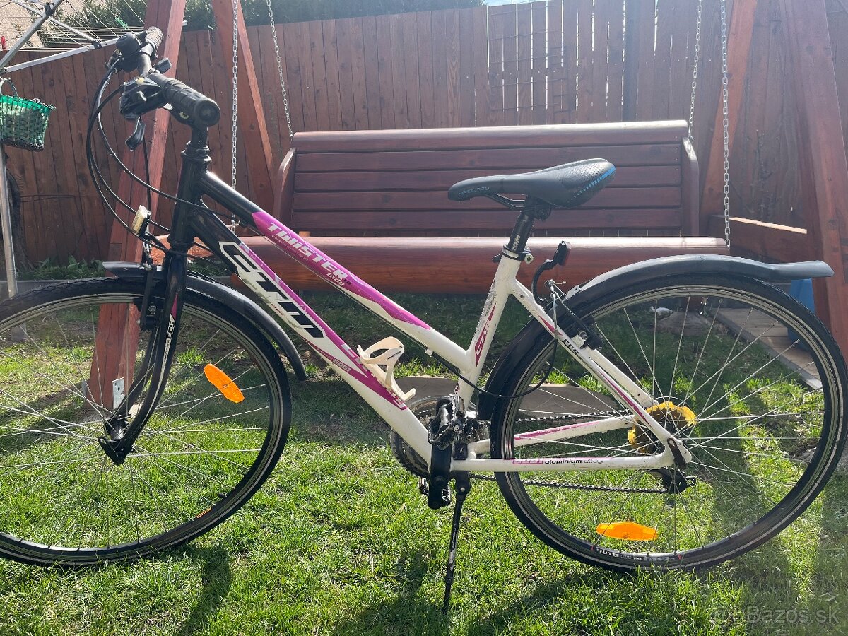 Dámsky trekový bicykel CTM twister