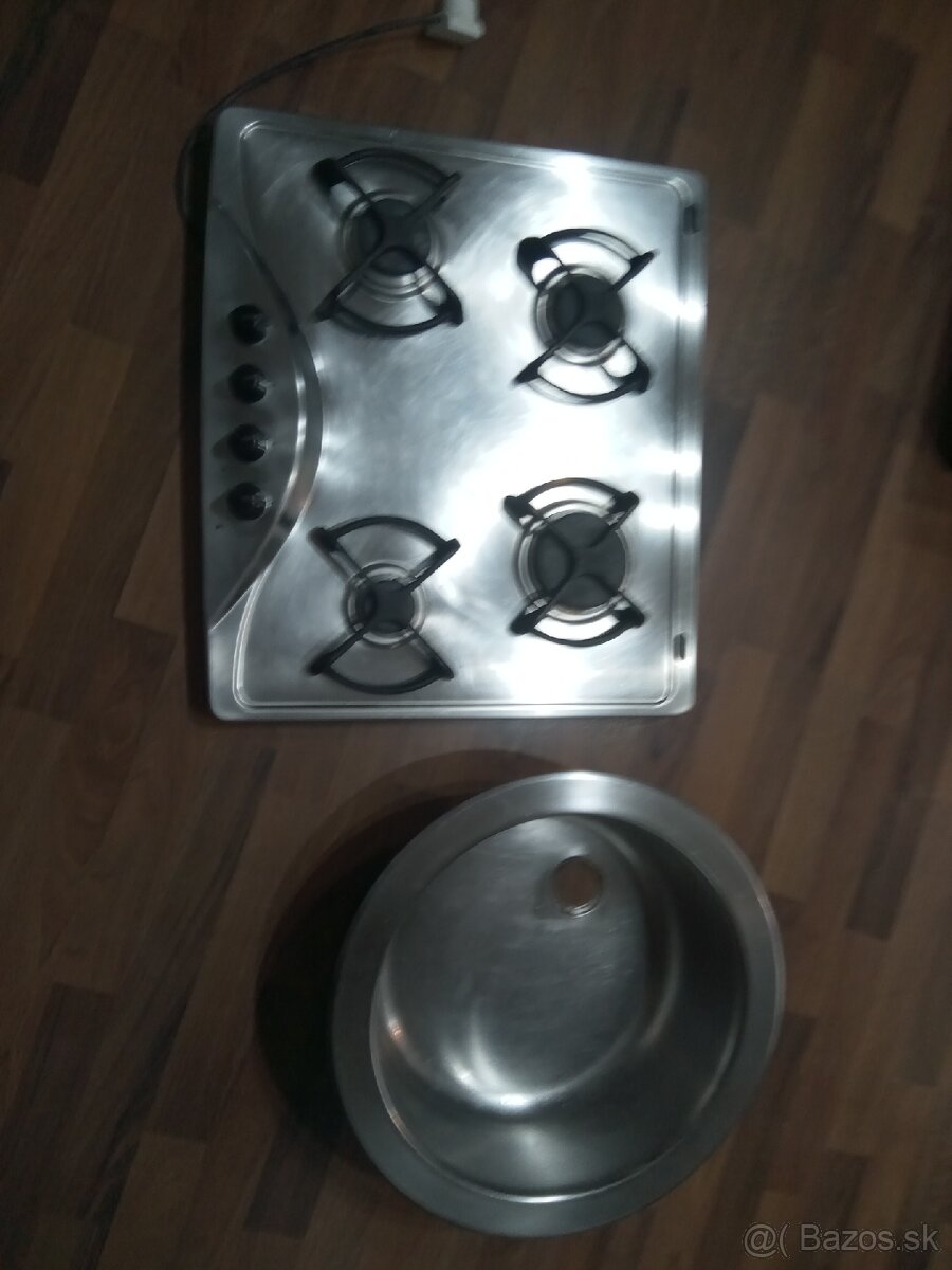 Digestor + varnú dosku plynovú + umývadlo