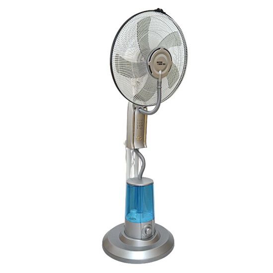 Stojanový ventilátor so zvlhčovačom vzduchu ako vodná para