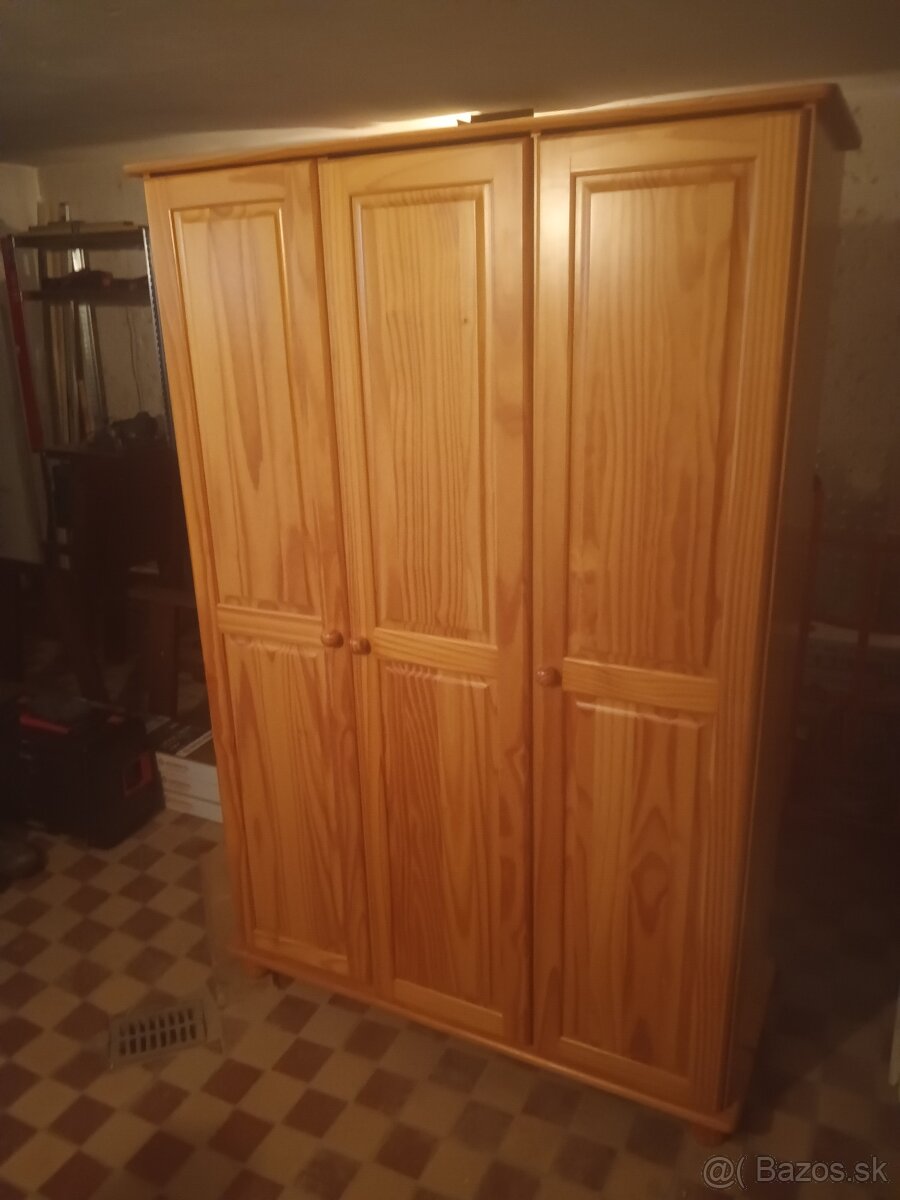 Skriňa smrek, masív.