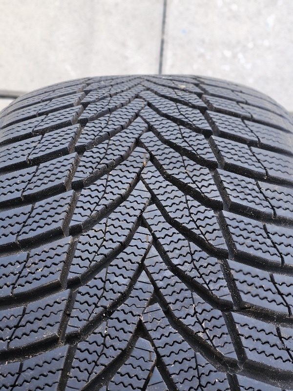Zimné pneumatiky Nexen 235/50 R18 101V