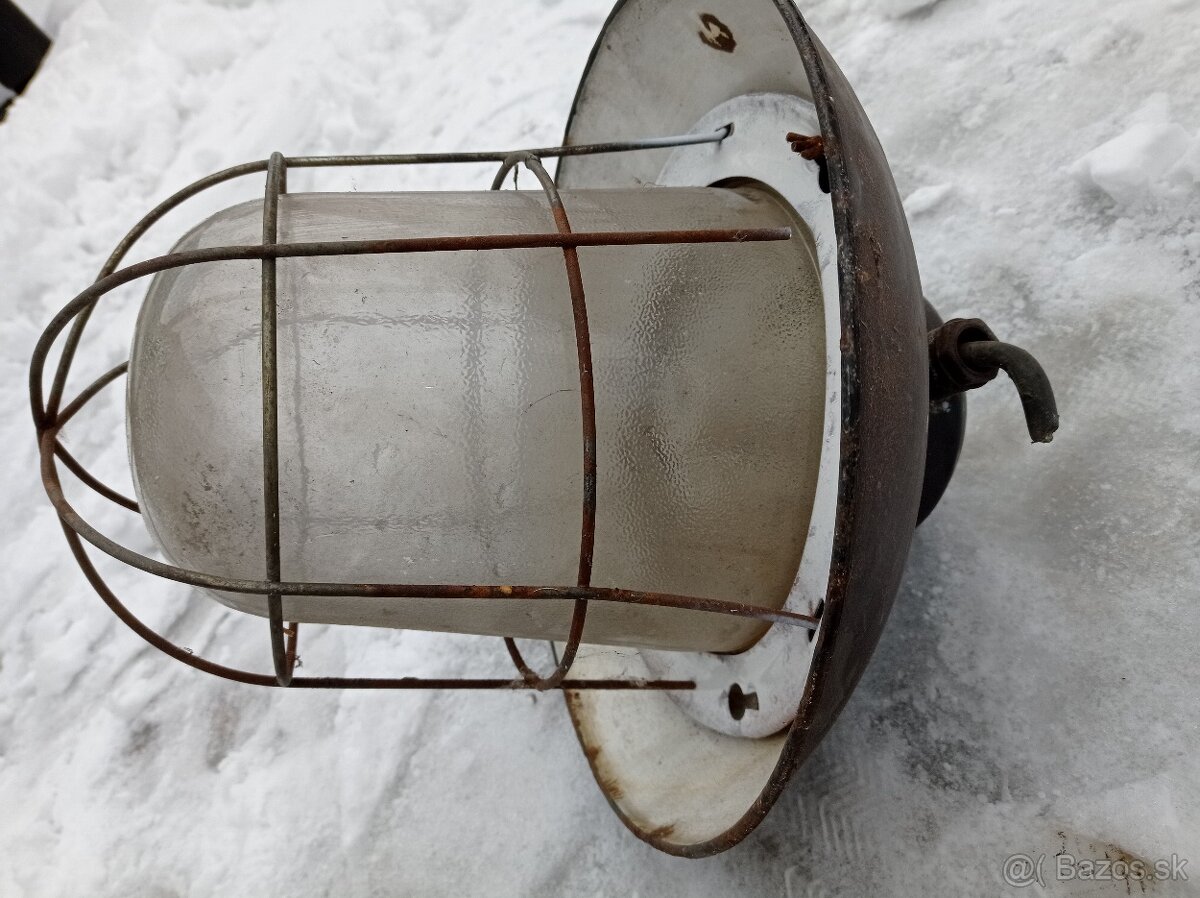 Priemyselne lampy a svietidla