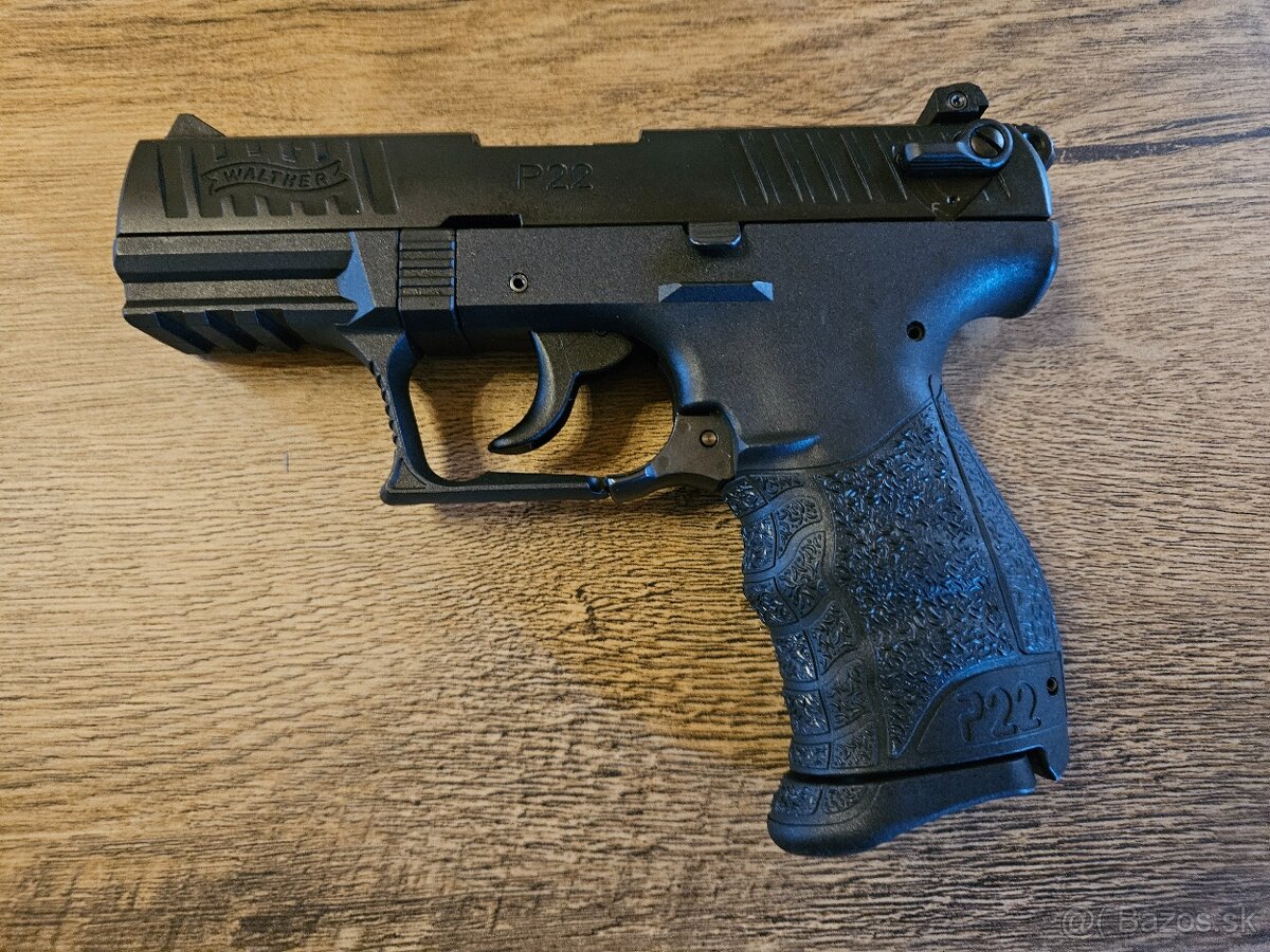 Pištoľ samonabíjacia WALTHER