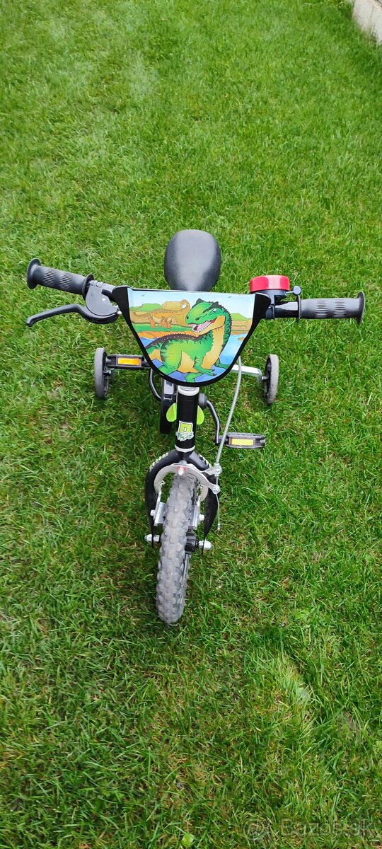 Predám prvý detský bicykel s pomocnými koloeskami