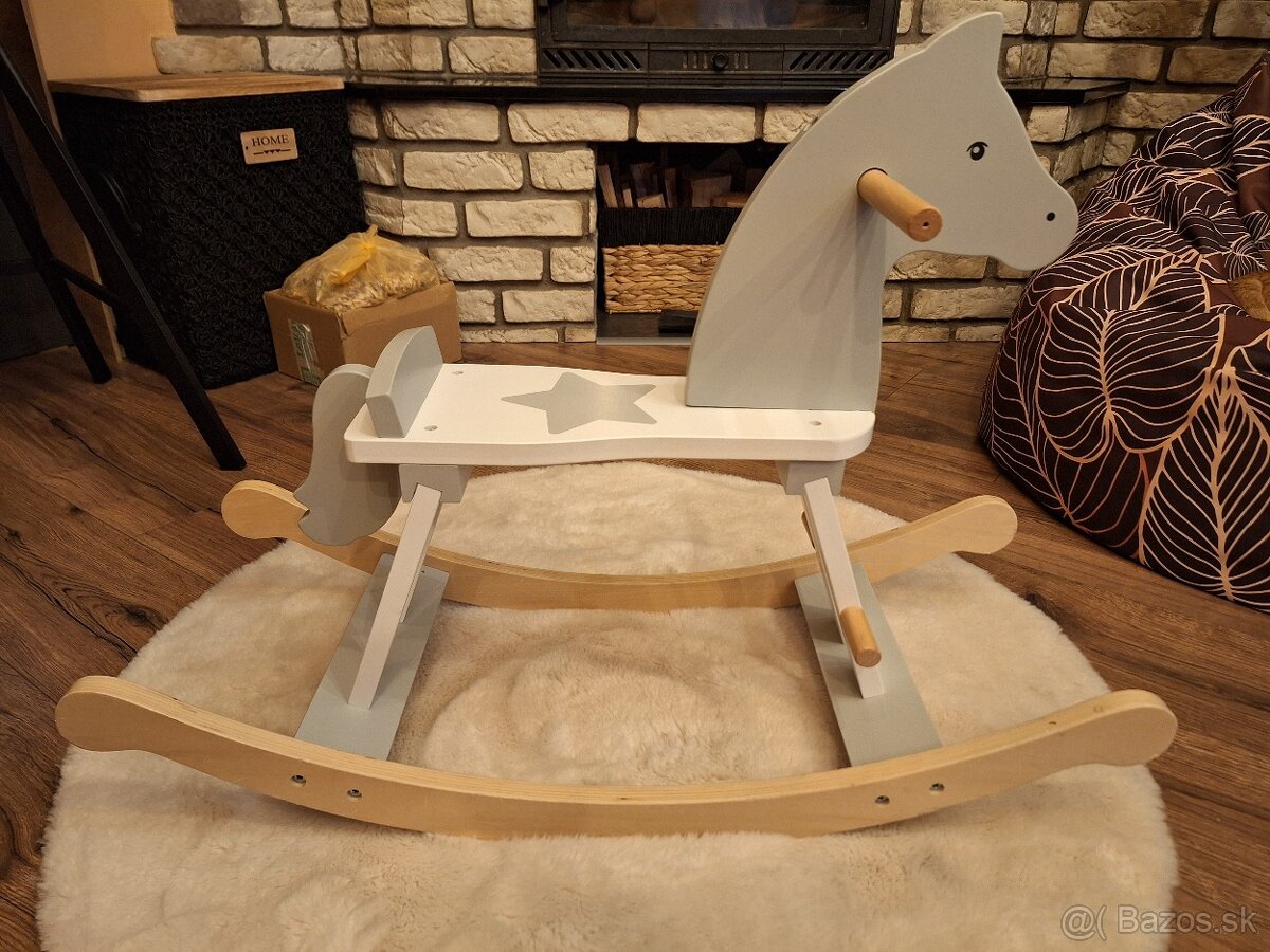 Hojdací koník Goki