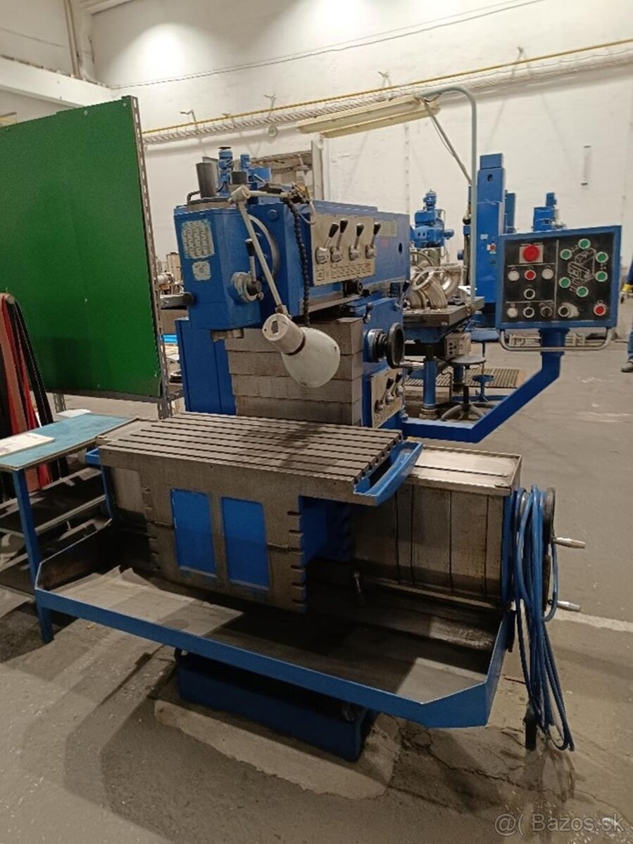 Nástrojářská frézka TOS FNGJ 32(7979)