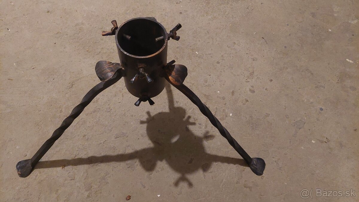 Predám stojan na stromček