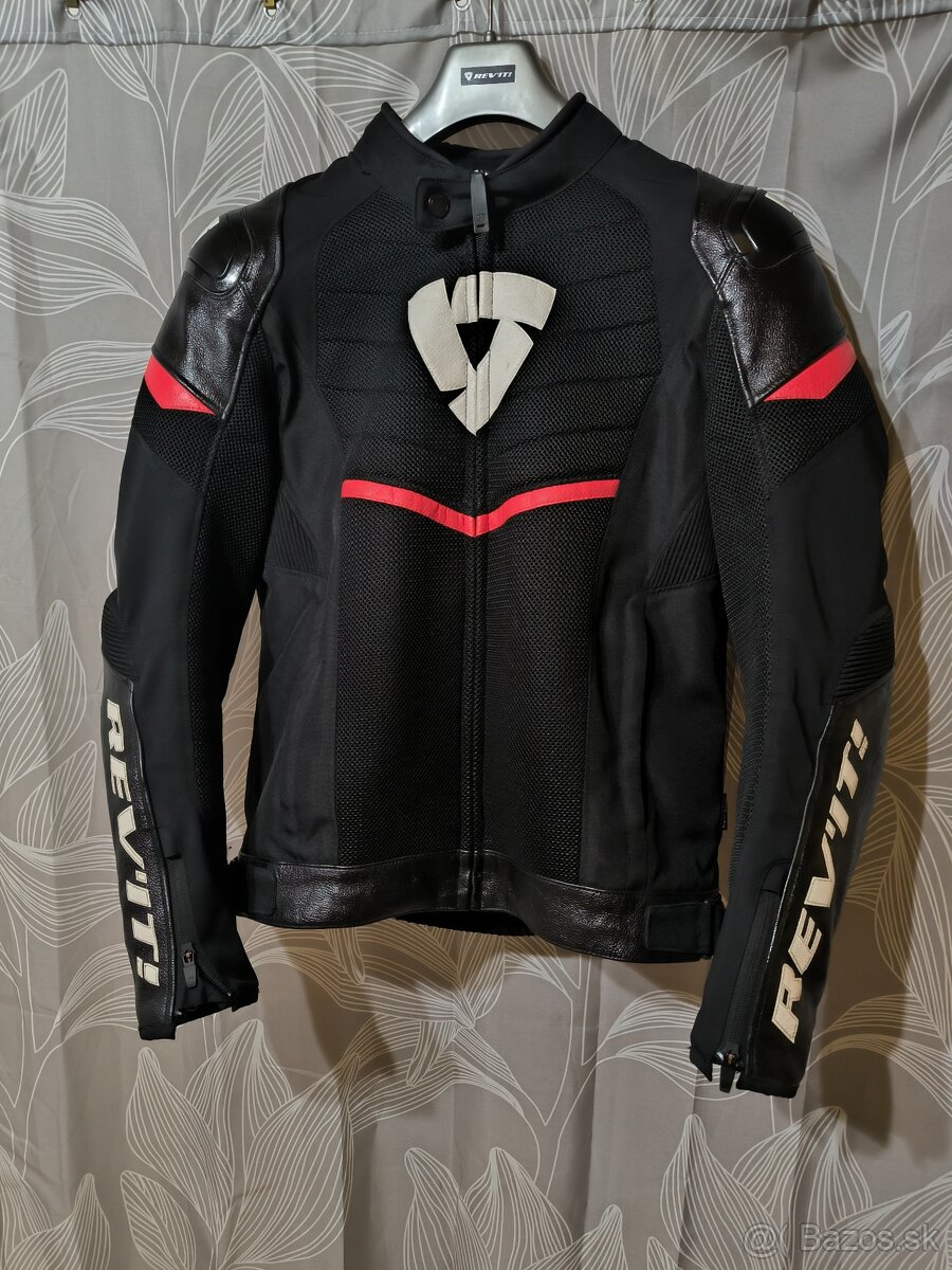 Moto bunda Revit Mantis