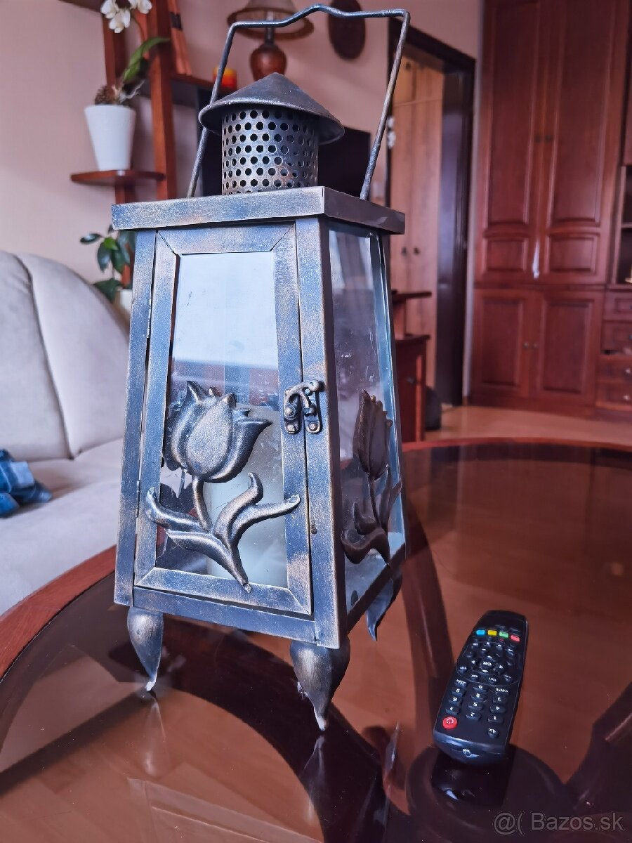 Krásny rustikálny lampáš z kovu(nie imitácia)