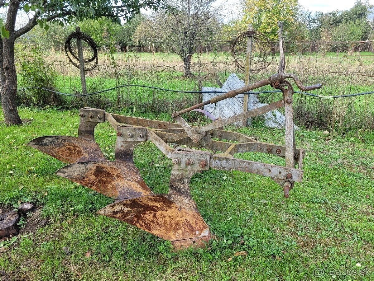 Troják pluh Pluhy Pluh továrenskej výroby
