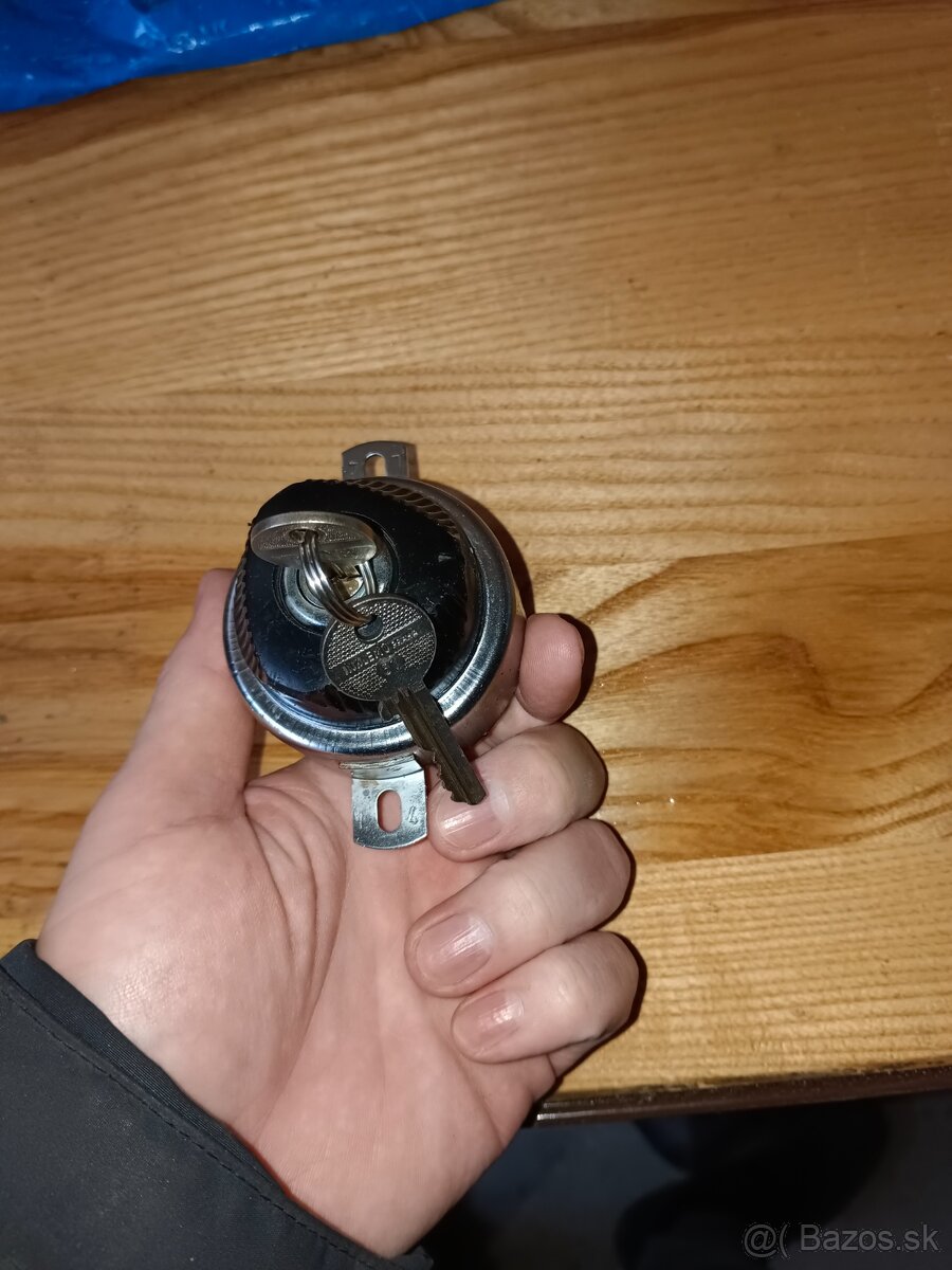 Spínací skříňka Jawa panelka