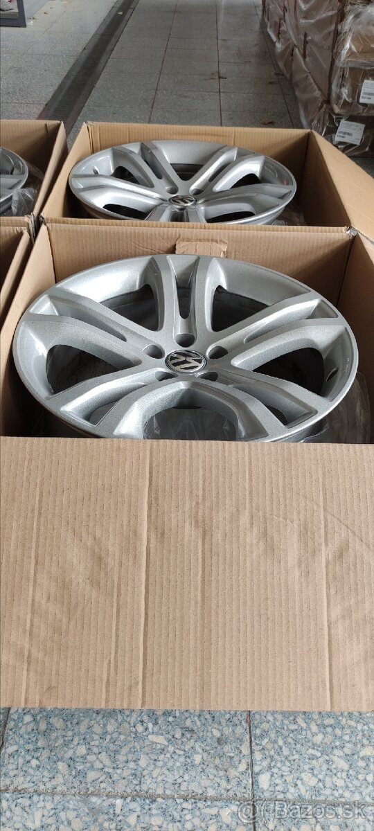 VW Savannah R19 5x112 9J ET33