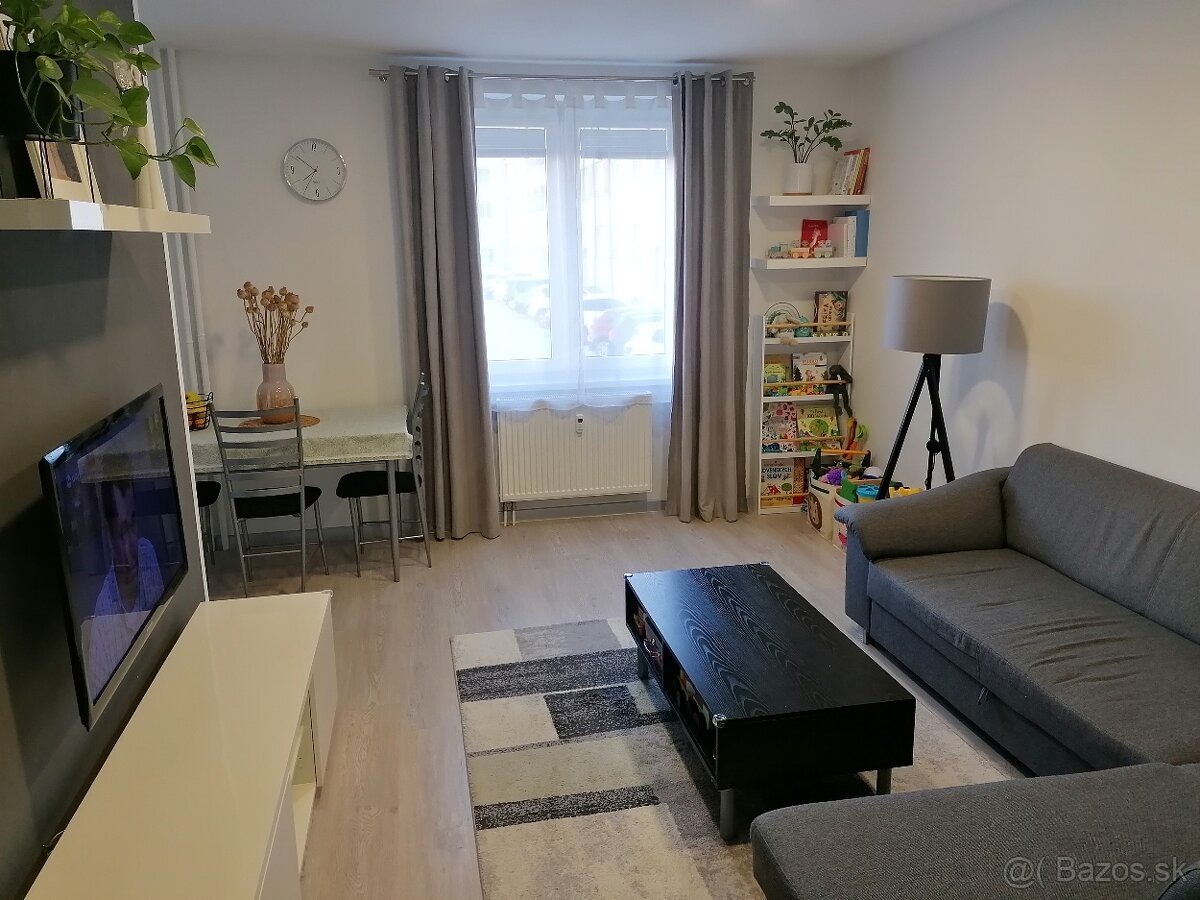 PRENÁJOM 2 IZBOVÝ BYT V BLÍZKOSTI CENTRA V TRNAVE