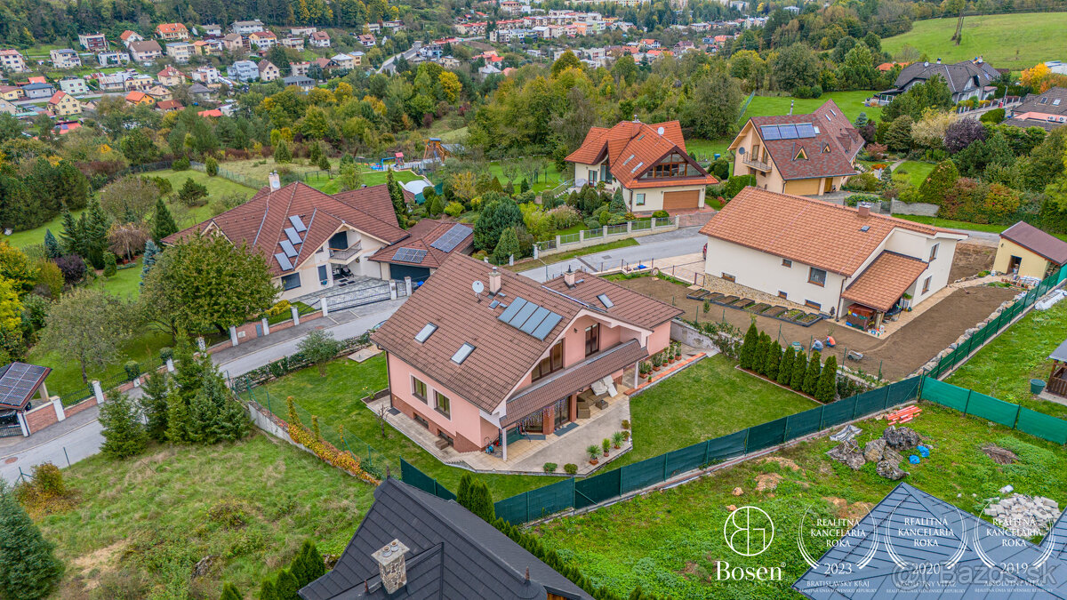 BOSEN | ZNÍŹENÁ CENA - Rodinný dom s pozemkom 924 m2