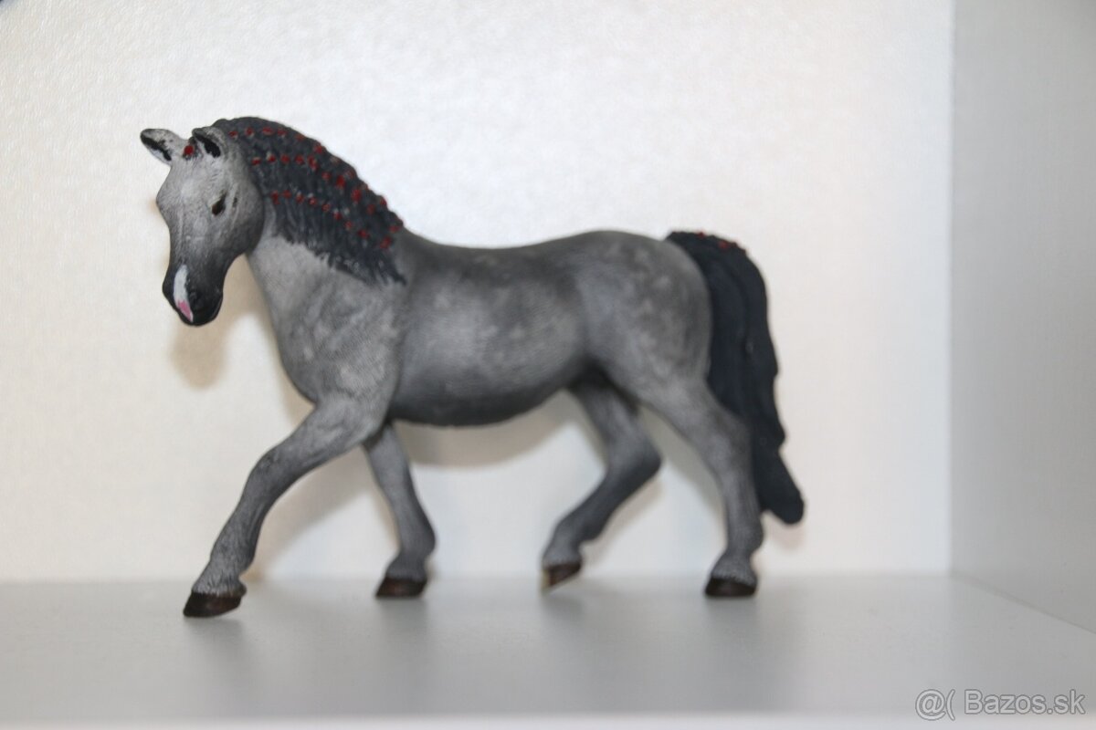 Schleich kone