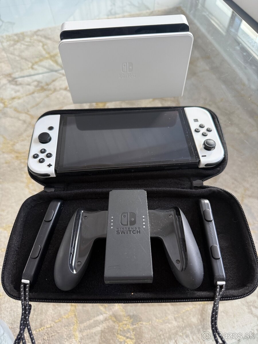 Nintendo Switch OLED - takmer nepoužité