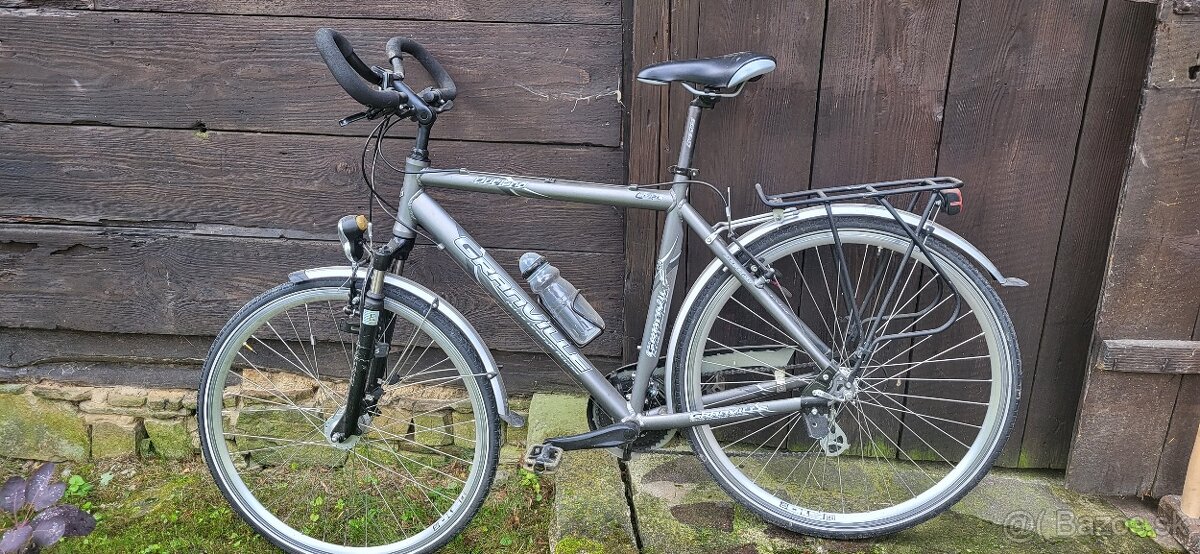 Trekingové bicykle
