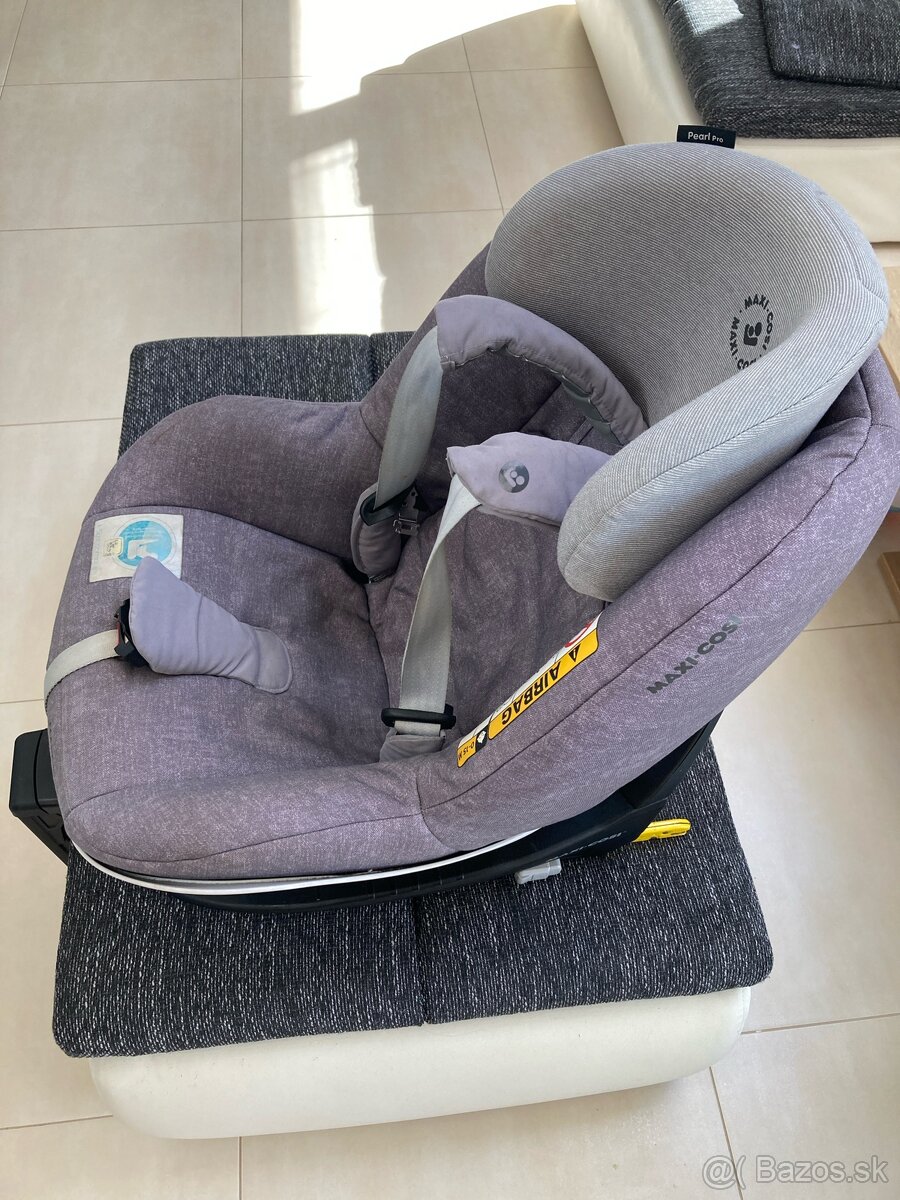 Sedačka a základňa