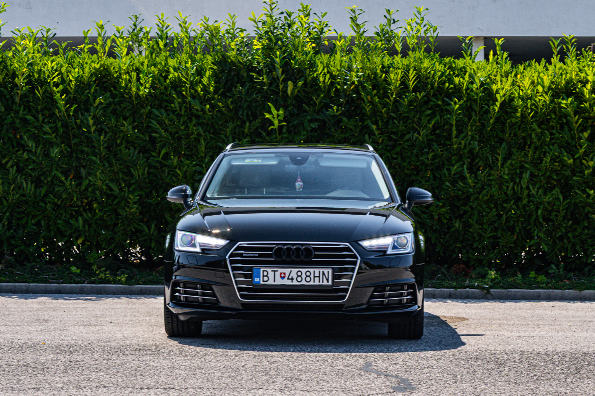Audi A4 Avant 3.0 TDI 160kW quattro S tronic / TOP STAV /