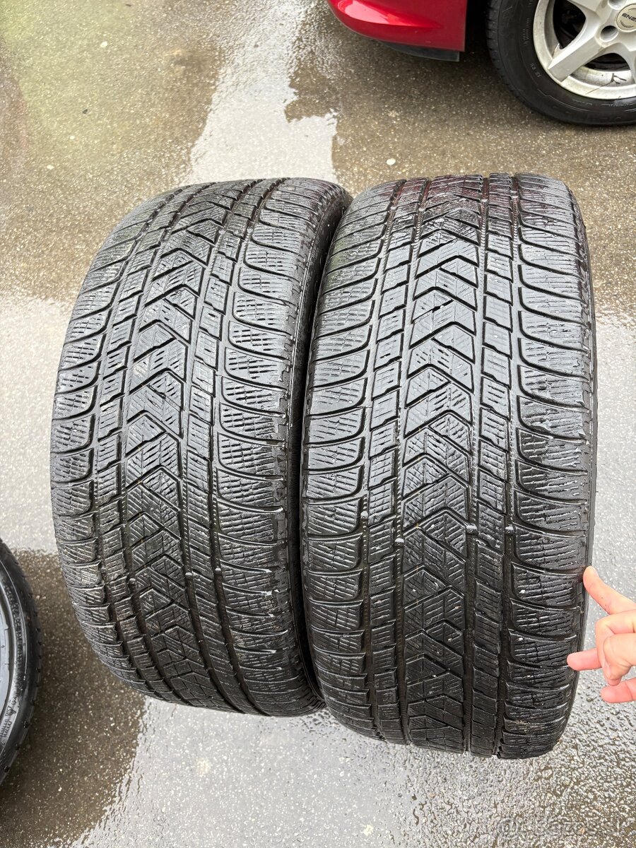 285/45r22