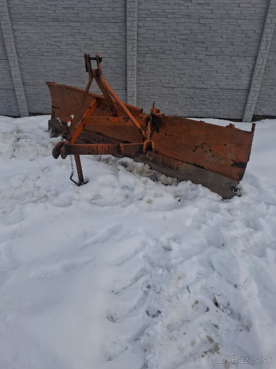 Snežný pluh za traktor