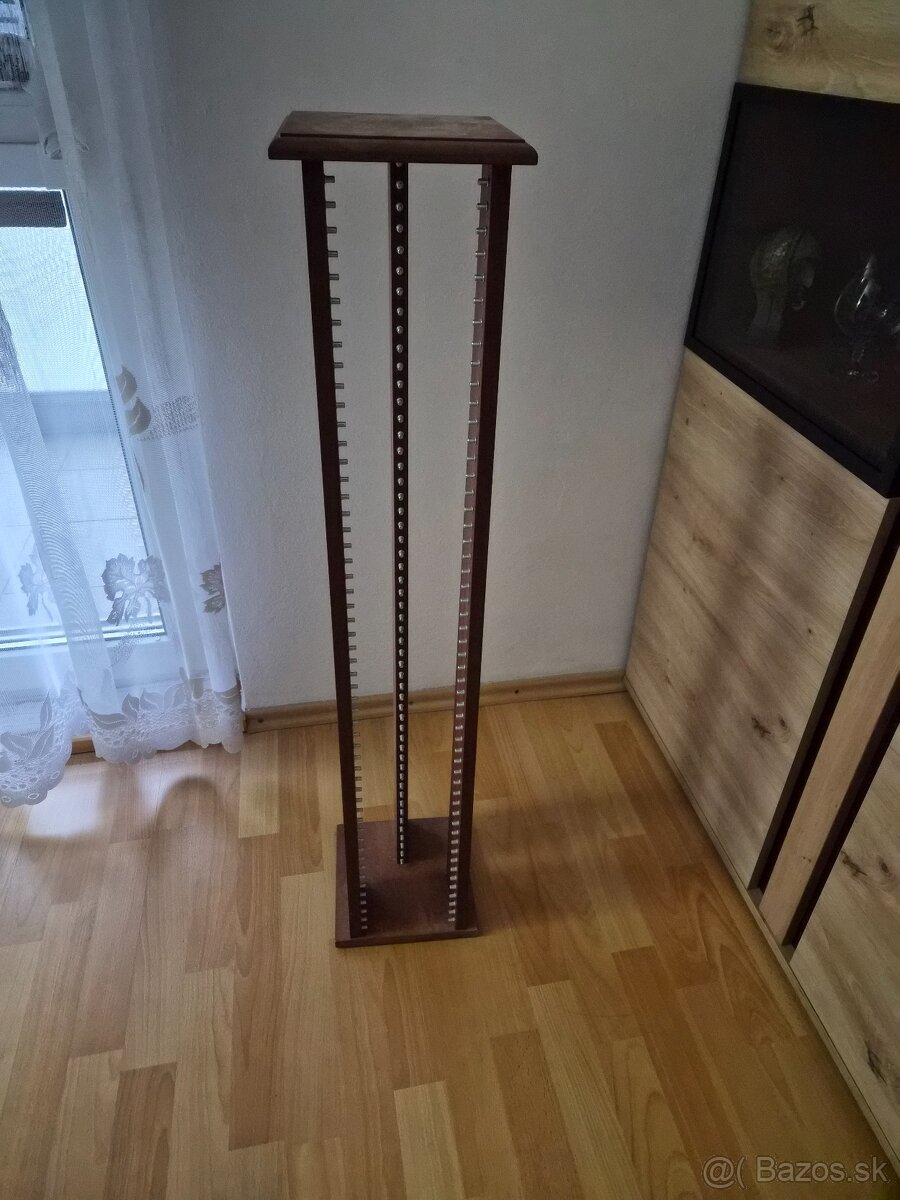 Stojan na CD