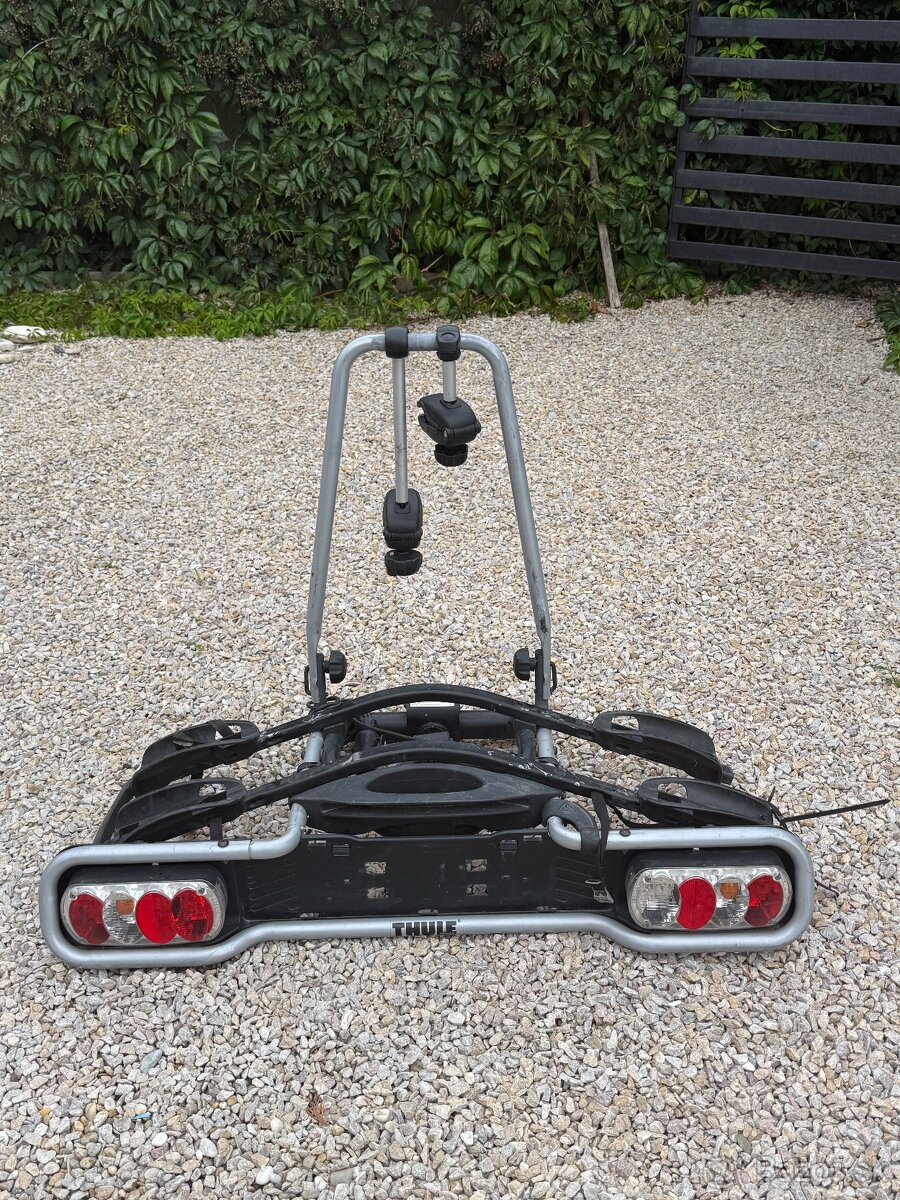Nosič na ťažné THULE.