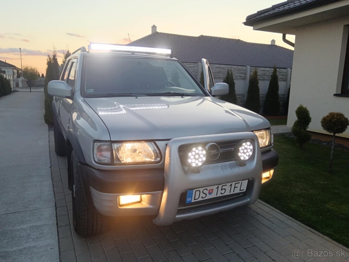 Opel Frontera, ročník 2003..karoséria AC kombi. 2,2 Tdi 88kw