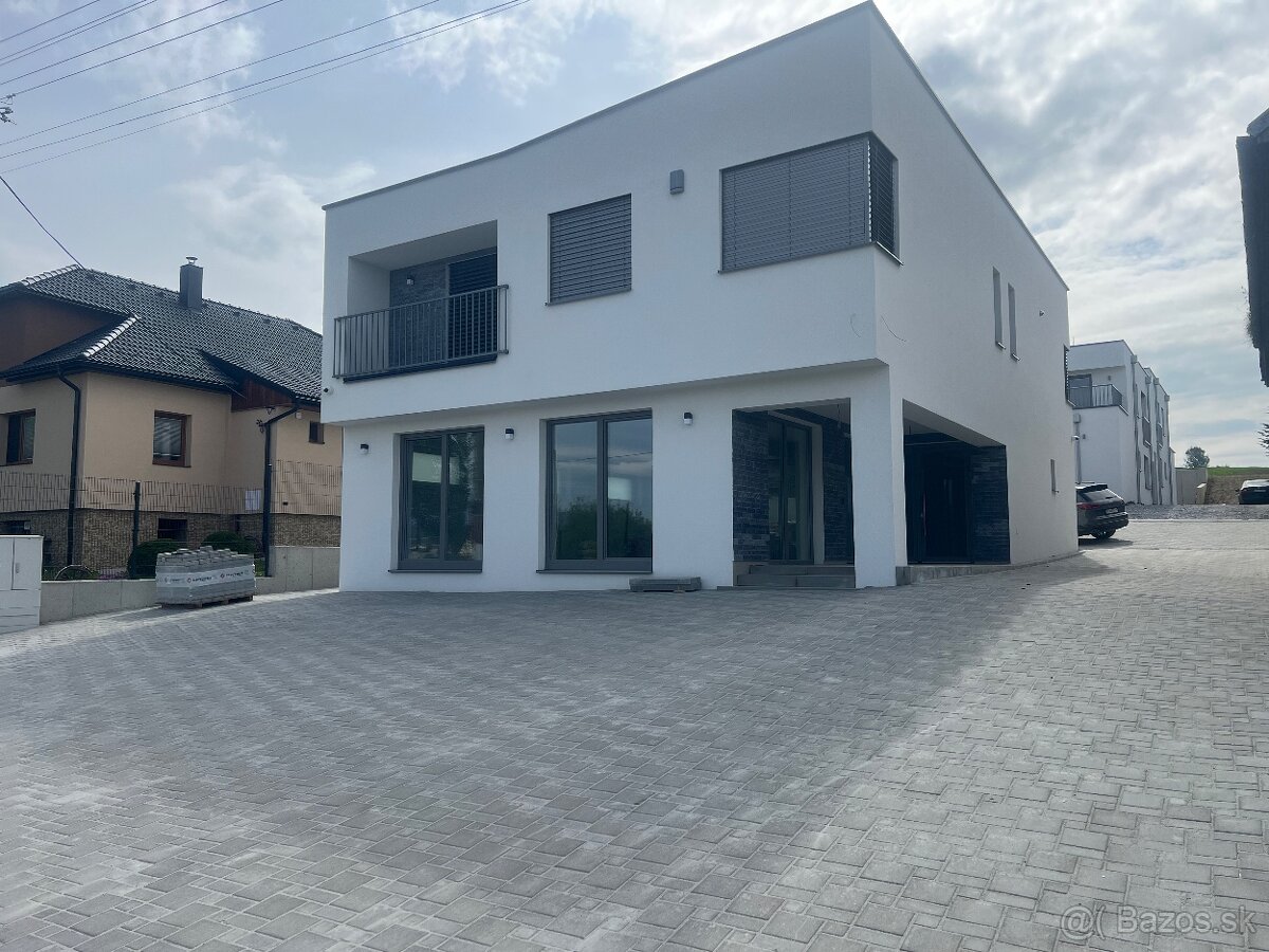 🏠 Prenájom Priestorov 🏠