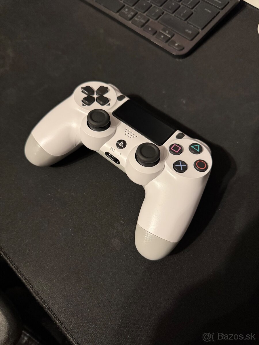 Playstation 4 ovládač