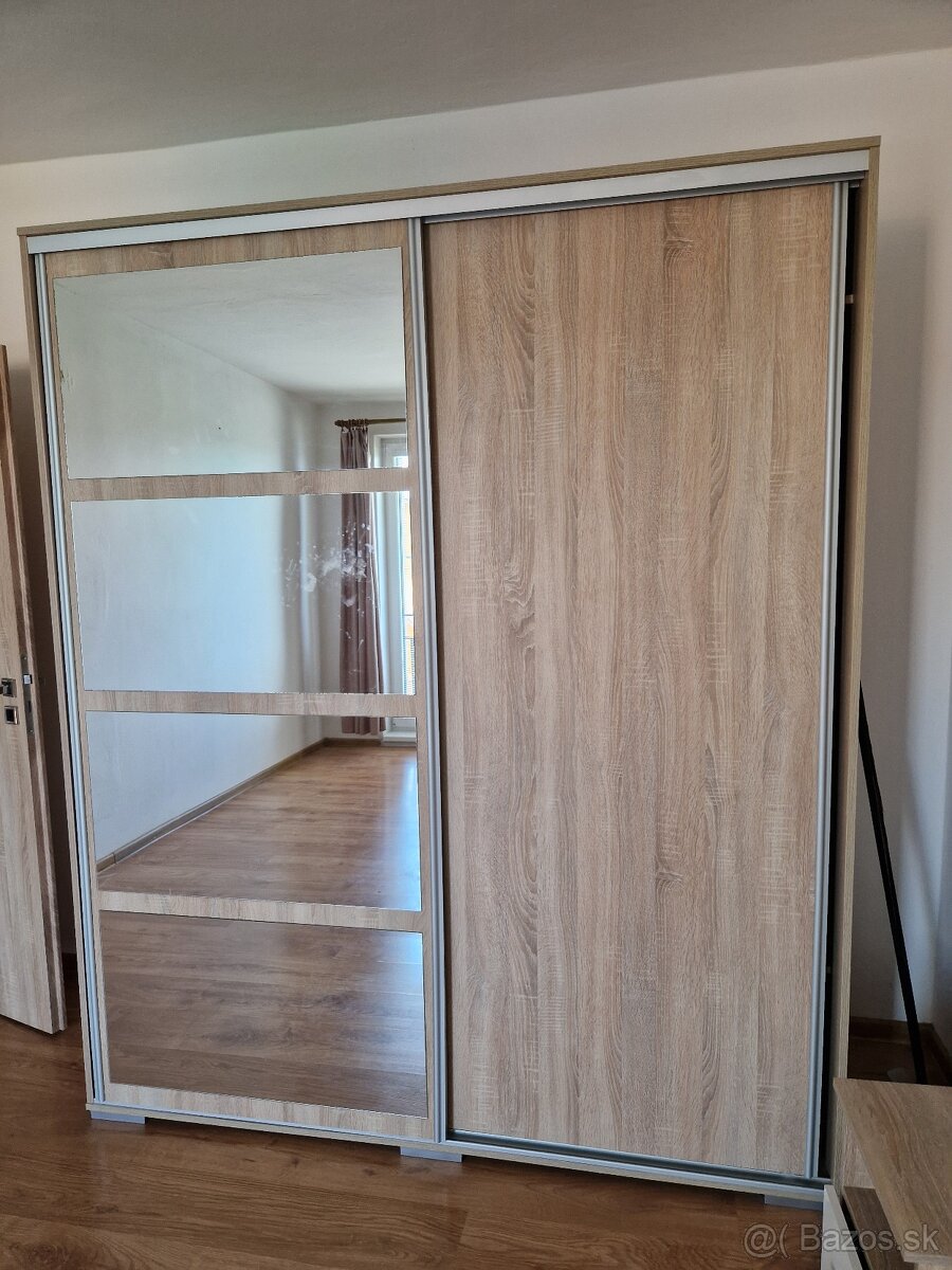 Skriňa do spálne