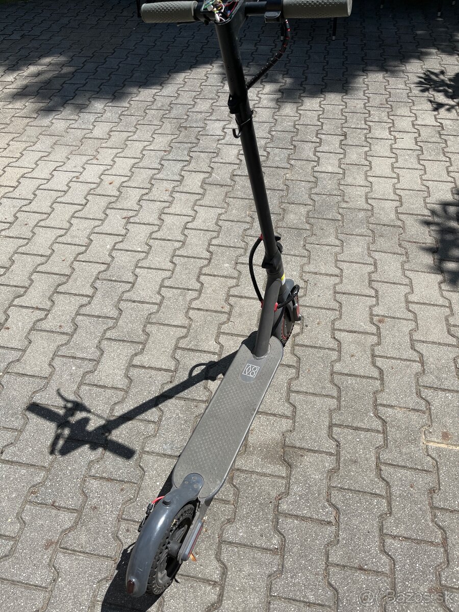 Pokazena elektrokolobezda AOVO