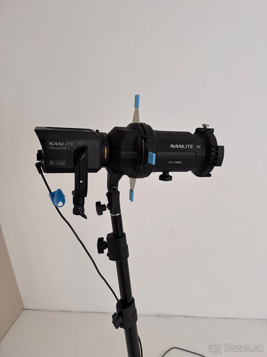 Predám profesionálne LED svetlo NANLITE Forza 60B II s proje