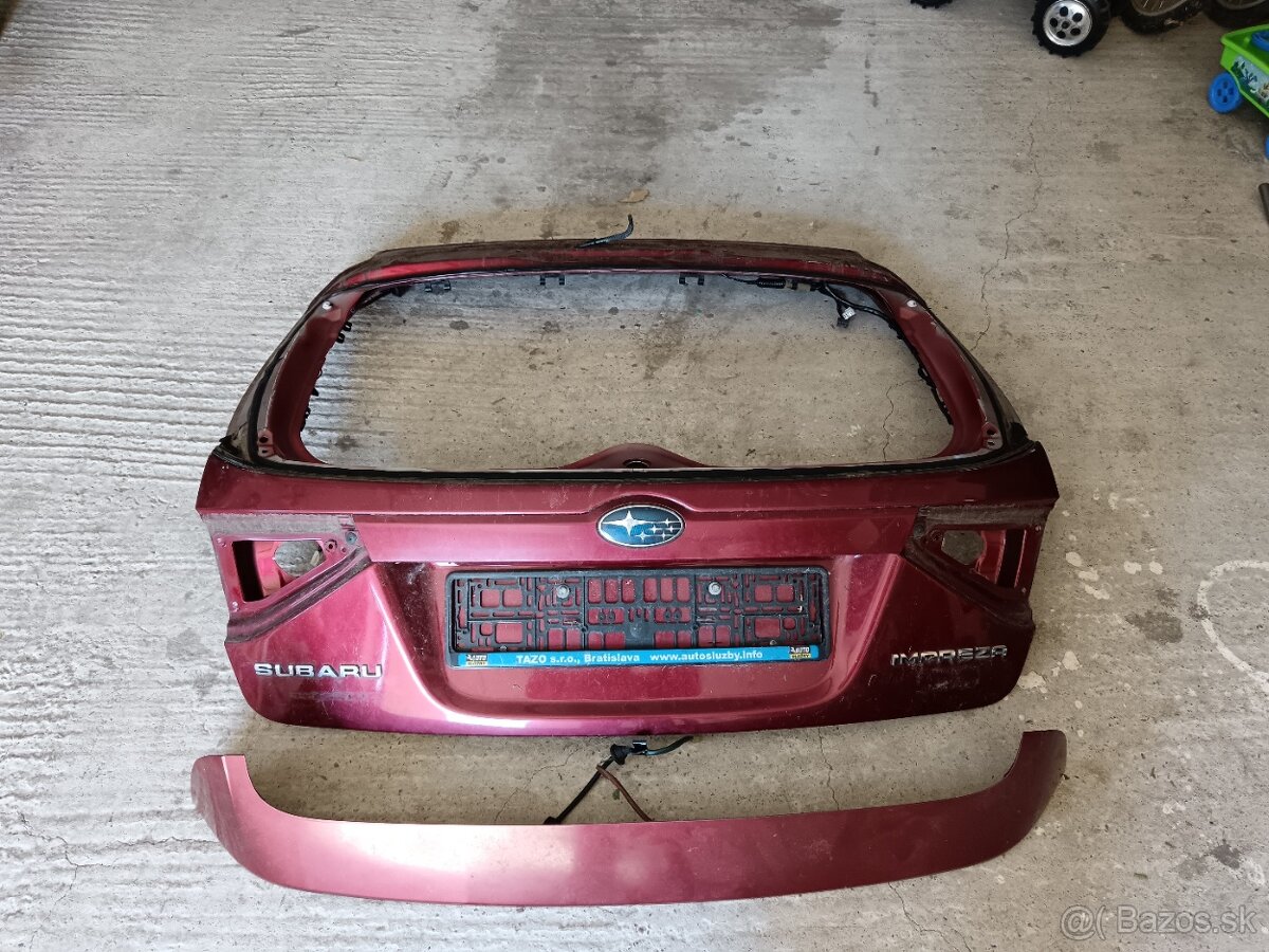 Subaru impreza zadné dvere
