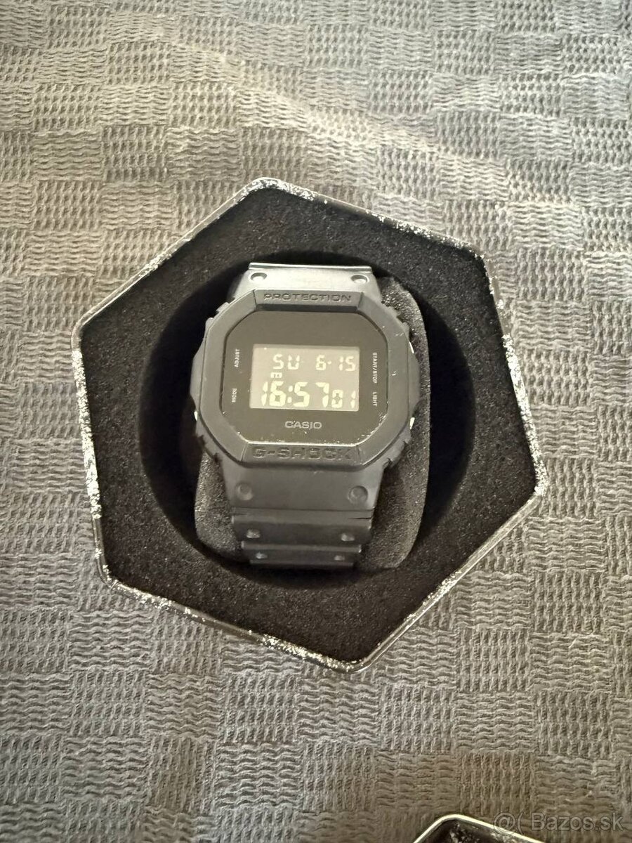 Hodinky CASIO DW 5600BB-1