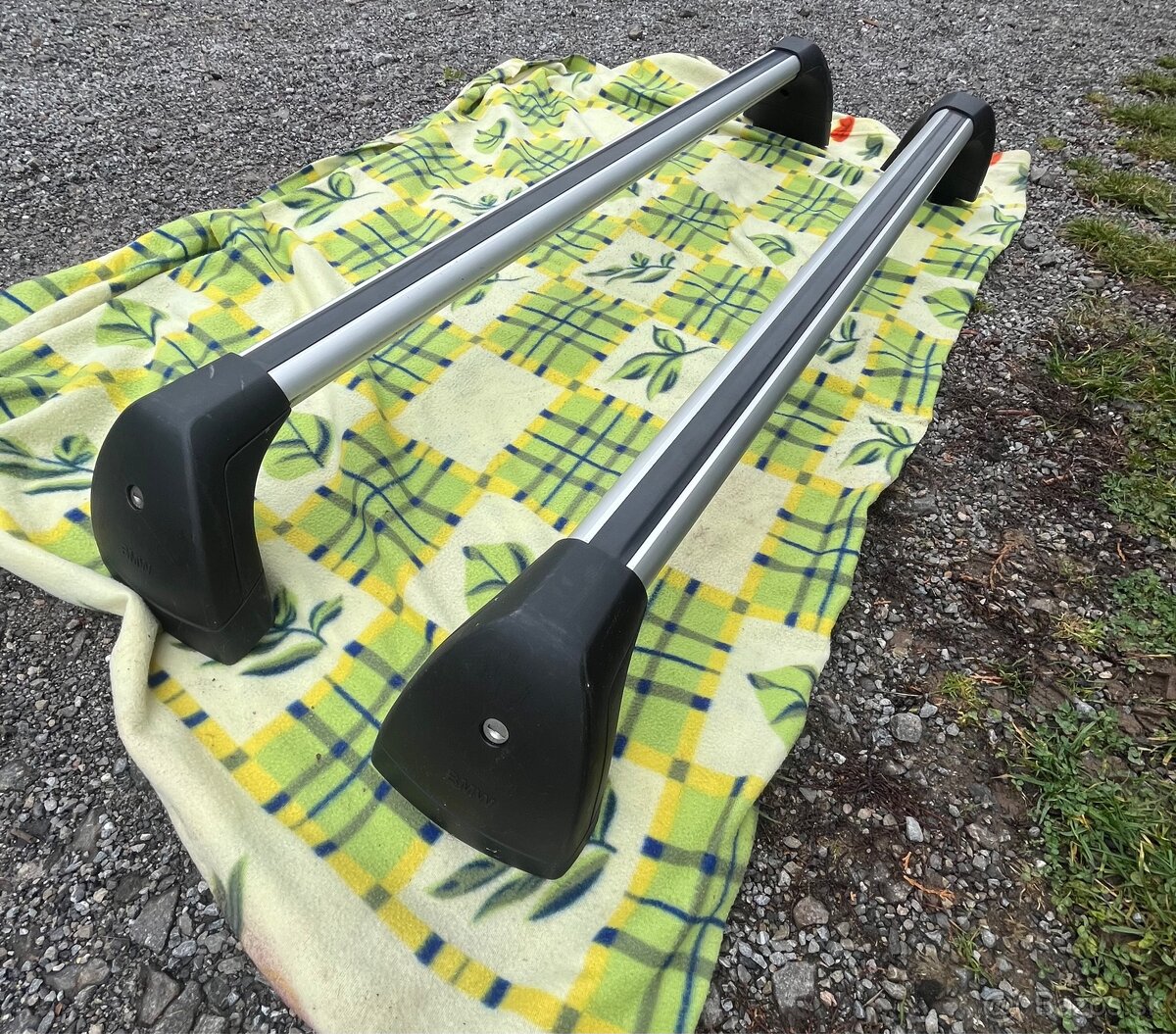 Strešny nosič bmw f10