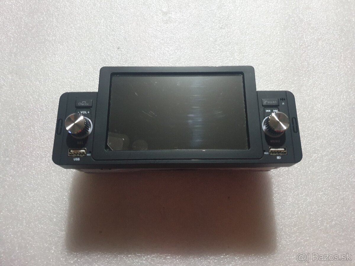Predam autoradio z obrazoukou