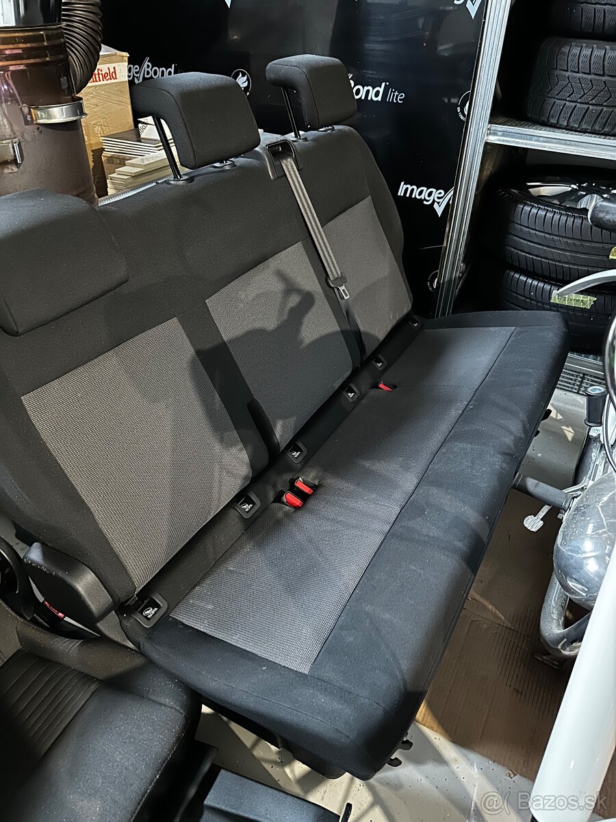 Zadné sedadlo peugeot traveller