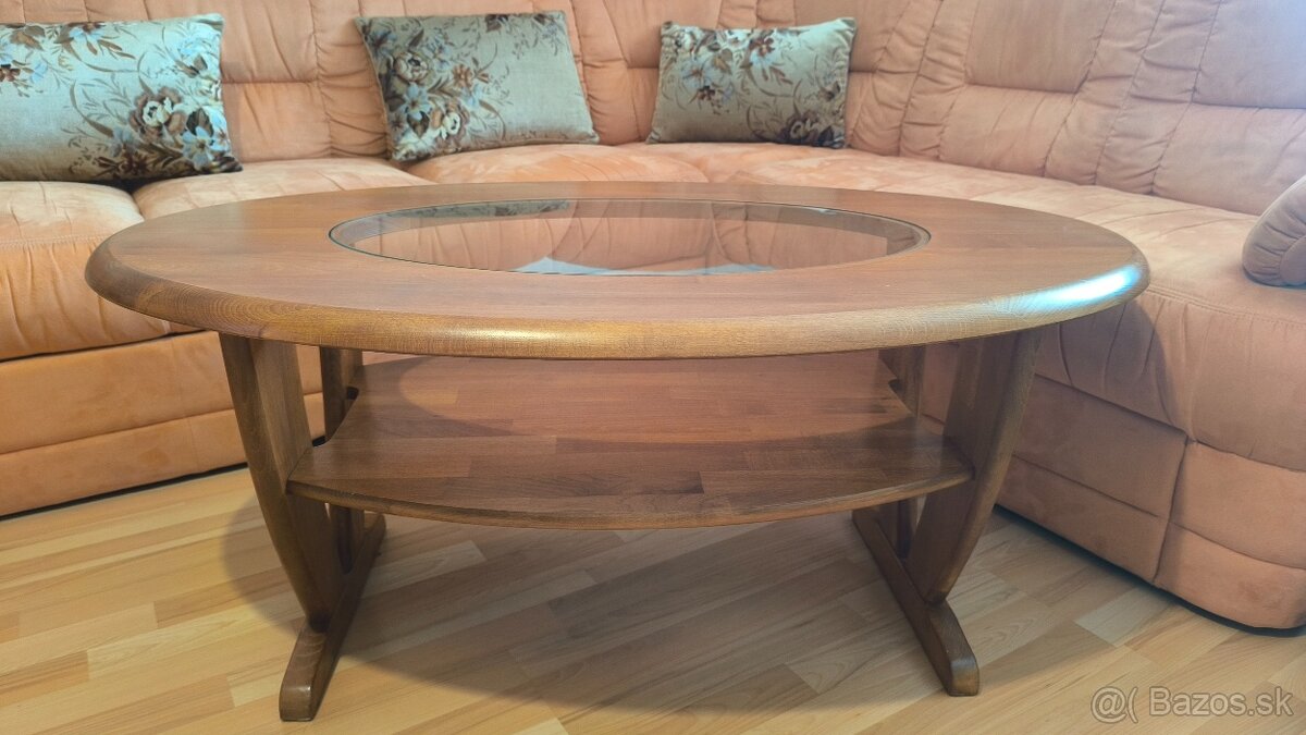 Konferenčný stolík z masívu