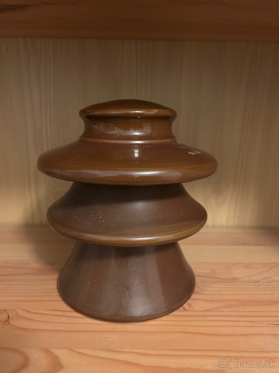 Porcelánovy izolátor