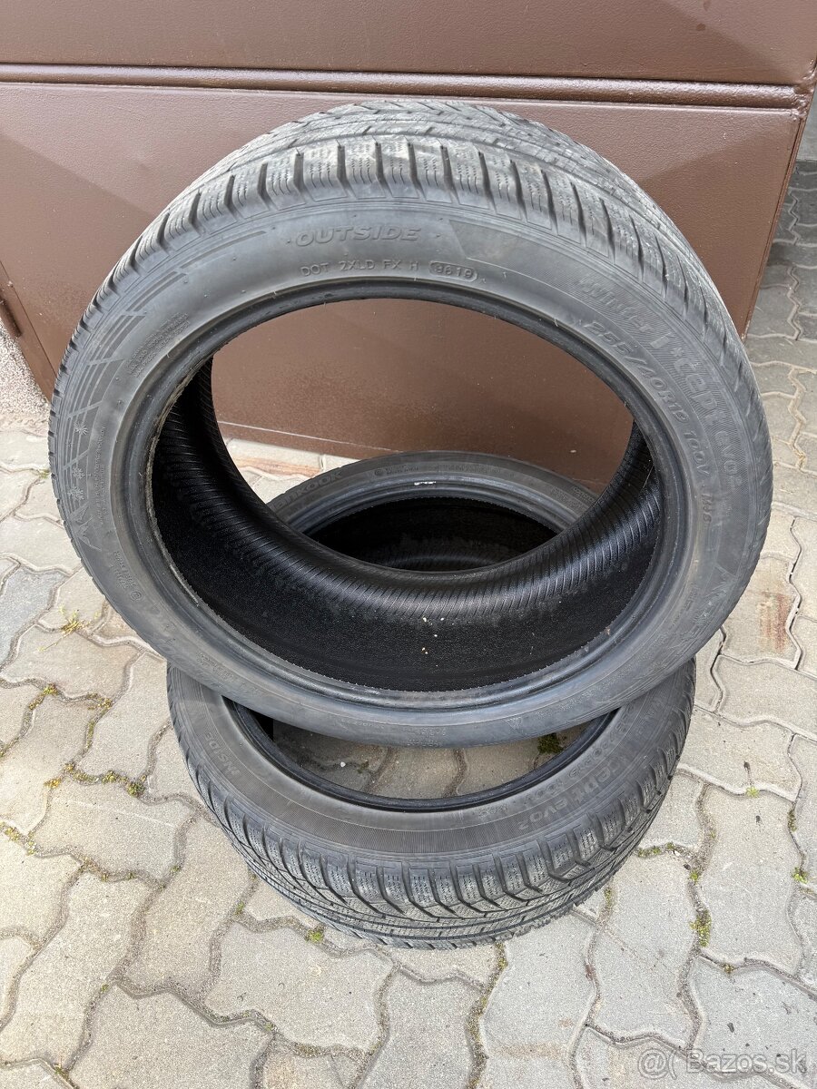 Zimné pneu r19 255/40