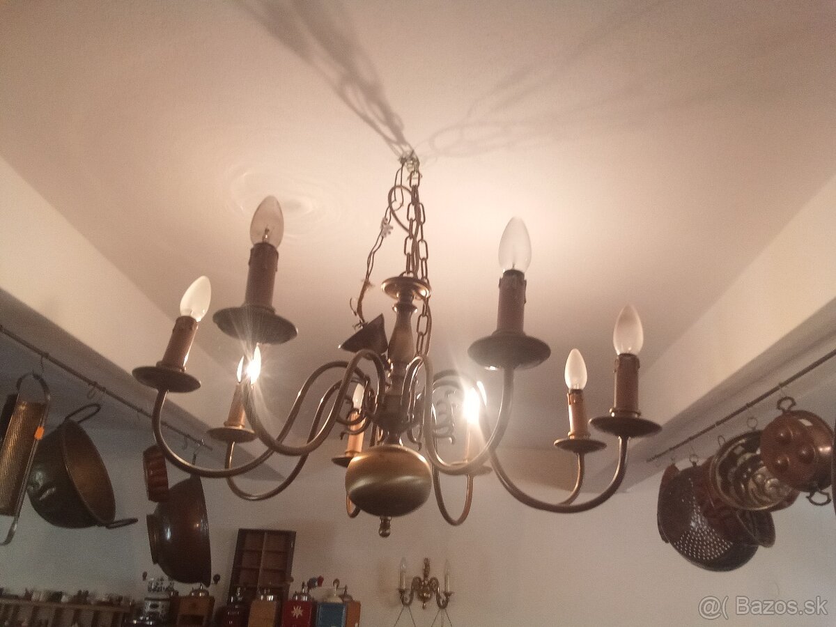 Vojenska truhlica a ine