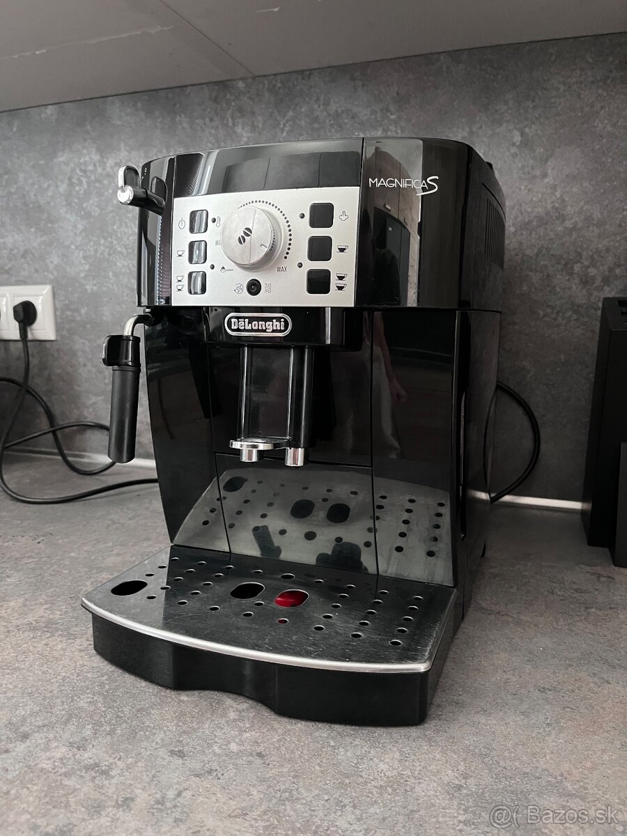 Predám Delonghi magnifica s