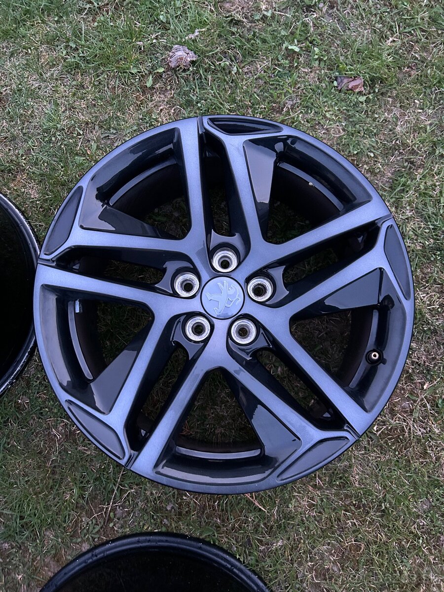 Alu disky originál Peugeot 5x108 R18 čierne