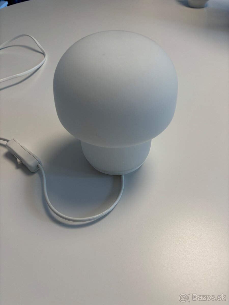 Pradam stolovu lampu Ikea Tokabo