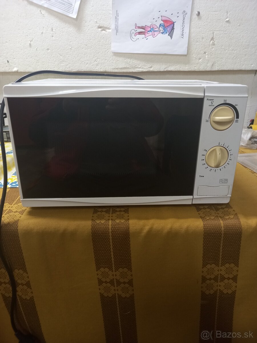 Mikrovlnka plne funkčna