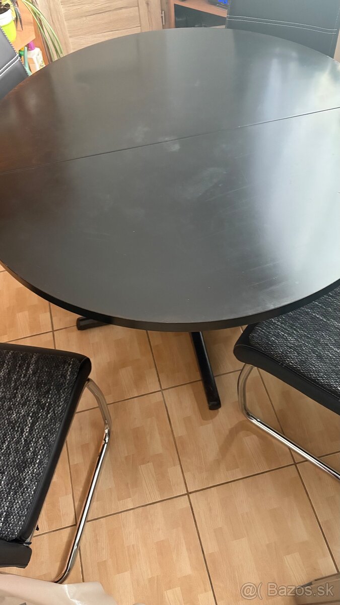 Rozkladací stol