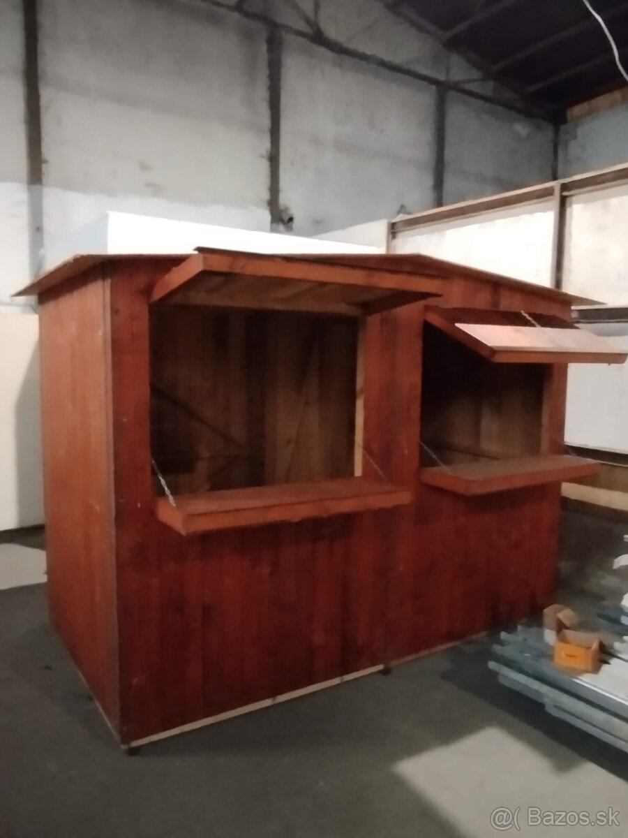 Predam tento dreveny predajny stanok, cca 3,5x2m