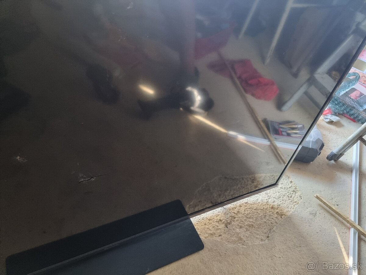 Predám poškodený LED TV PANASONIC TX-50HX580E