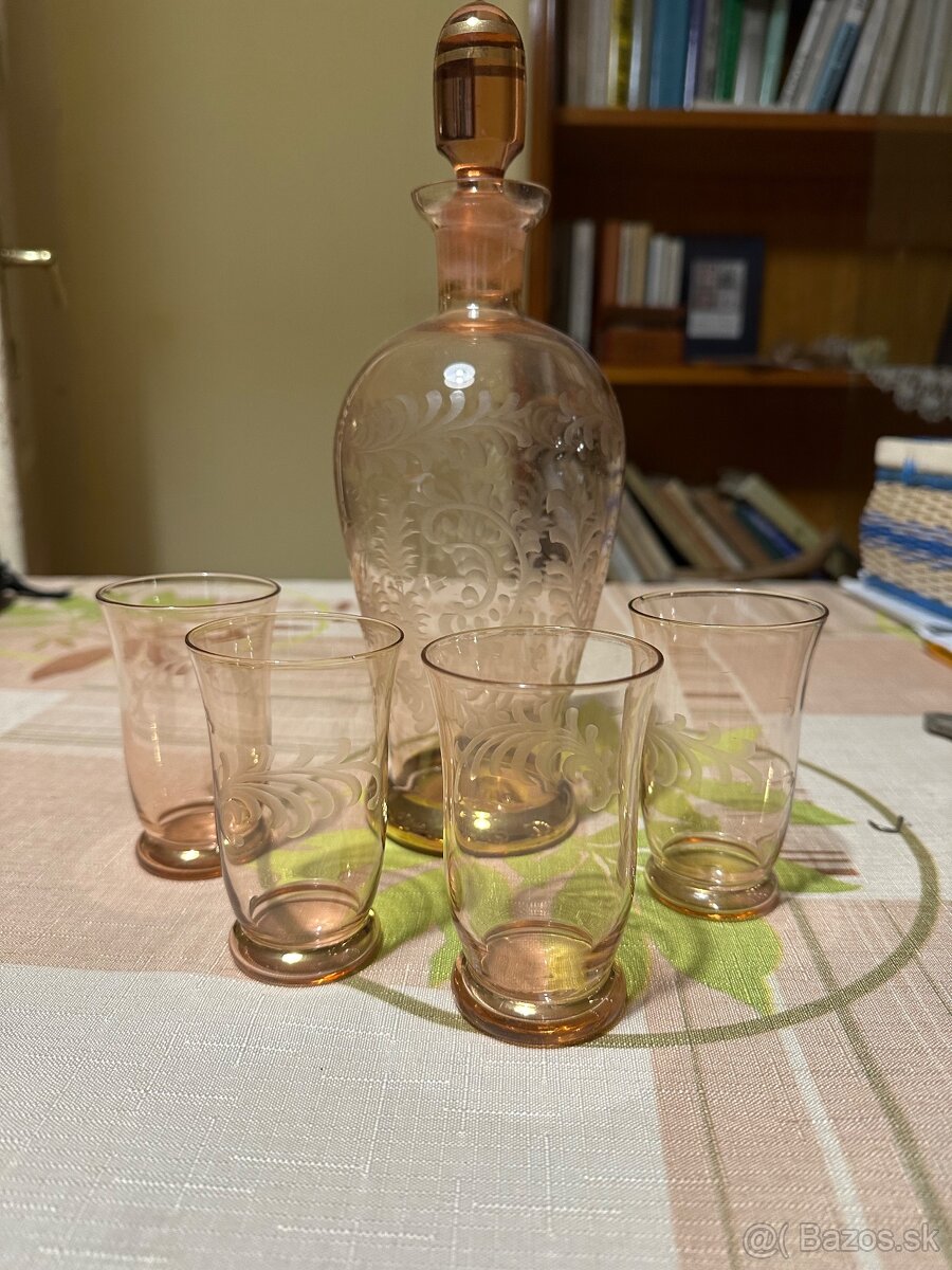 Set pohárov s fľašou